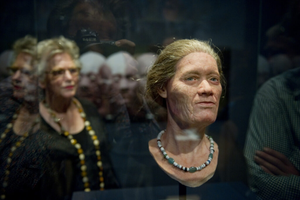 De terpdame in het Fries Museum, foto: fotobureau Hoge Noorden